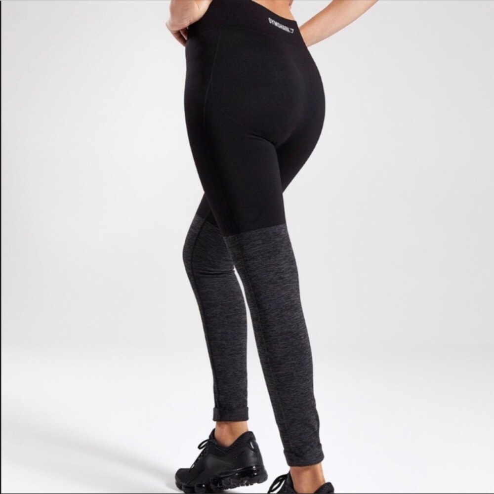 Gym shark leggings